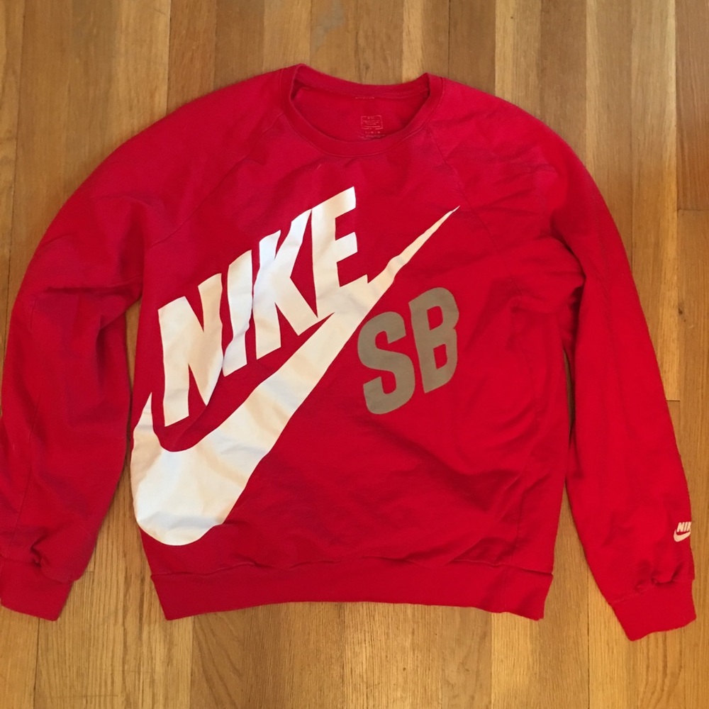 Nike pullover long sleeve sweatshirt